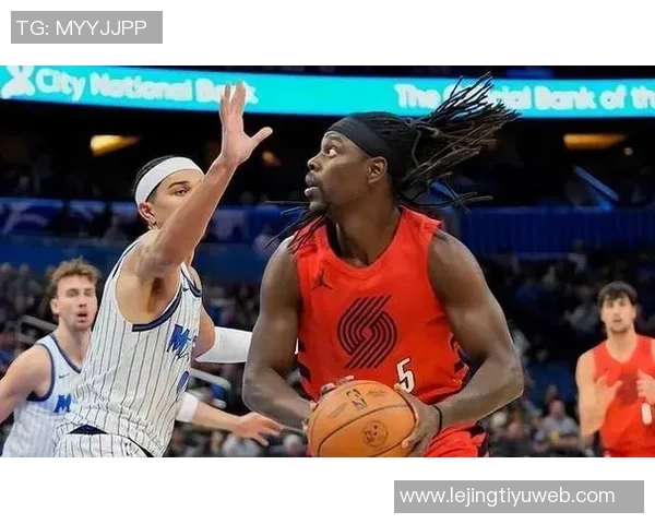 外线双枪齐发力格兰特与夏普联手砍下35分创队史新纪录